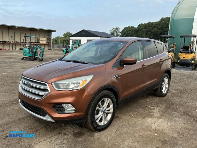Lot 2-90824 - 2017 Ford Escape SE 4WD SUV 4x4