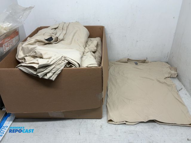 Lot 2-93775 - Gildan ultra cotton Adult Beige T-Shirts - 6 small, 12 medium, 12 large, 24 XL, 6 XXL