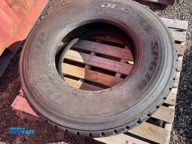 Lot 2-72679 - 1 Recapped Dunlop 11 R 22.5 tire.