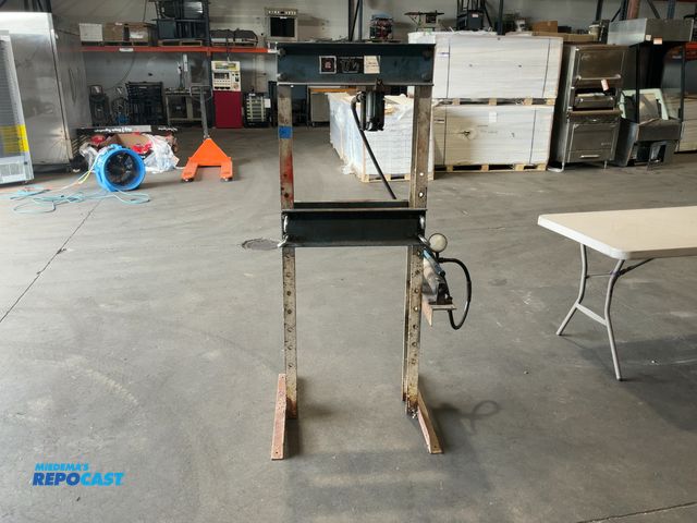 Lot 2-15313 - OTC 17 1/2 Ton Hydraulic Shop Press