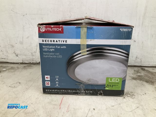 Lot 2-79839 - Ulilitech decorative ventaloatioj fan with LED light #0785737