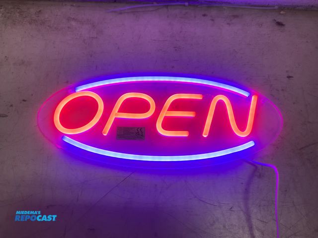 Lot 2-19673 - WFD223 LED open sign