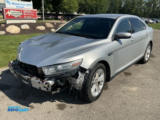 Lot 2-42059 - 2014 Ford Taurus Sedan FWD