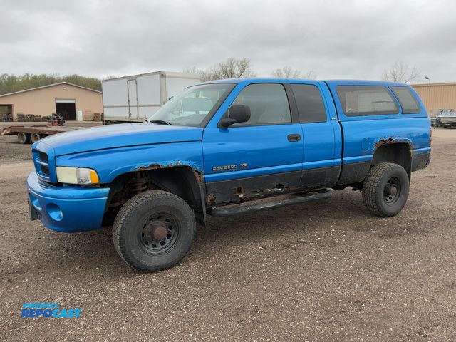 Lot 2-22476 - 2001 Dodge Ram 2500 Extended Cab Short Box Pickup Truck 4x4
