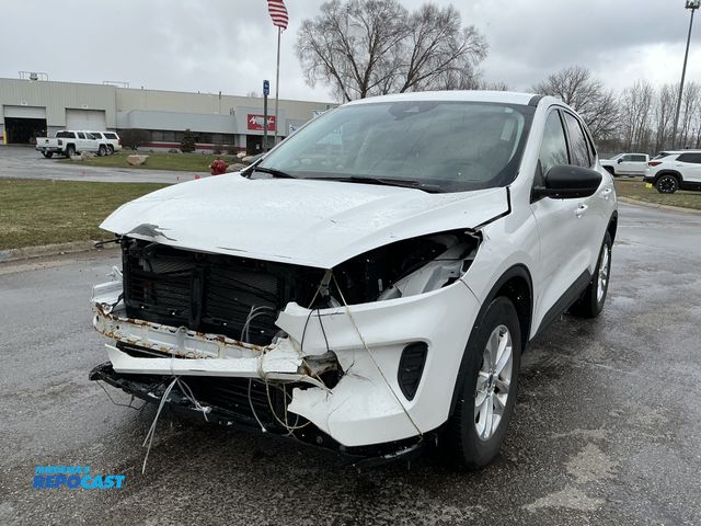 Lot 2-43349 - 2022 Ford Escape SE SUV AWD