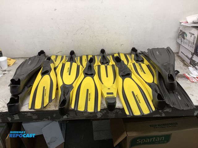 Lot 2-75992 - (9) pairs of Mares Plana Attire diving fins, (3) pairs of black, (6) pairs of yellow