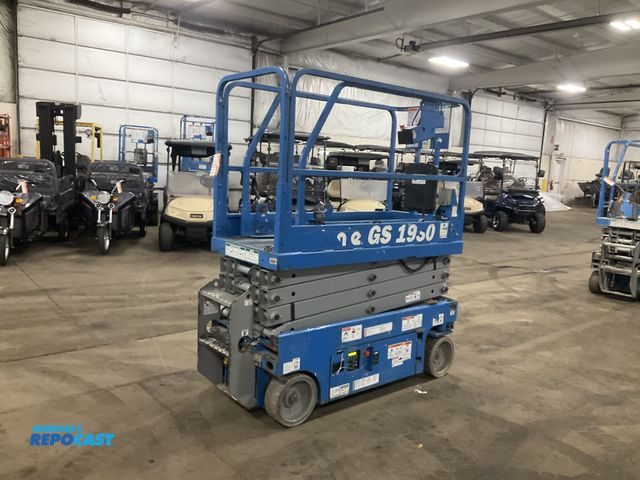 Lot 2-42753 - 2017 Genie GS-1930 Scissor Lift