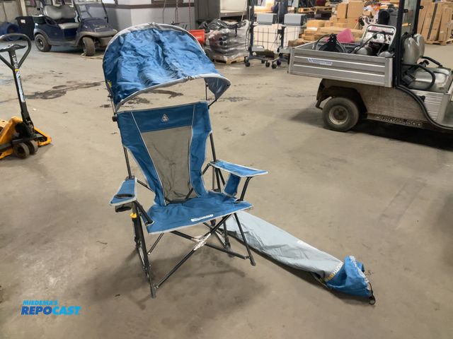 Lot 2-19925 - GCI Sunshade Rocker with carrying bag