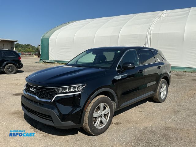 Lot 2-30230 - 2022 Kia Sorento LX AWD SUV AWD