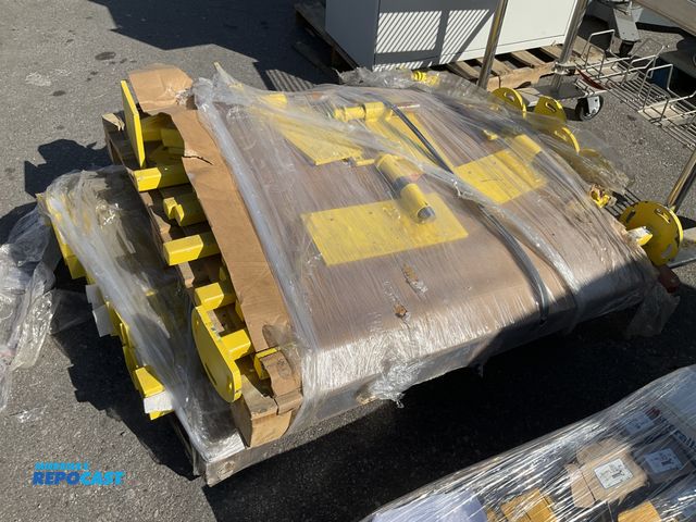 Lot 2-75129 - Lot of Steel brackets, 2x2 stock, 48-52" long, painted yellow, new condition