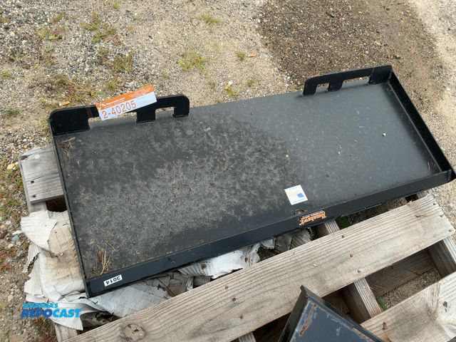 Lot 2-40205 - New Tomahawk Universal Skid Steer Quick Attach Mounting Plate (3014-8)