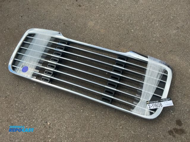Lot 2-11608 - (2) 02-22 Freightliner M2 Chrome Grilles, New Takeoffs