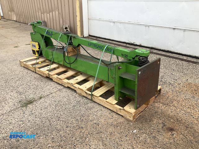 Lot 2-30385 - 2020 Indeva Liftronic Easy E125CH Manipulator Lift, column mounted, 125 kg max lift capacity, 8’ 6” ...