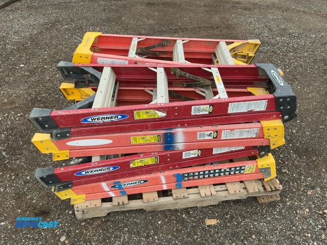 Lot 2-40290 - Lot of (8) Used Werner 4' Step Ladders, Fiberglass with Aluminum Steps, most appear to have cracks i...