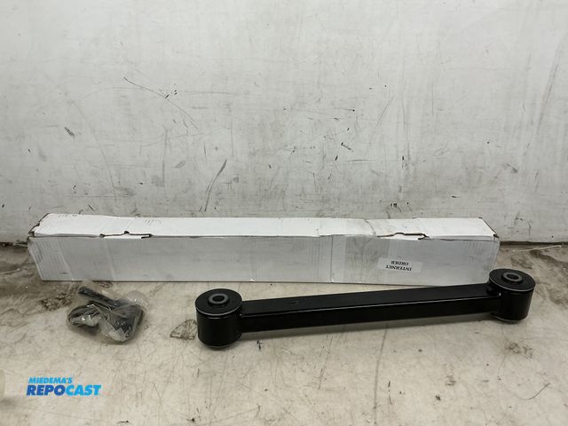 Lot 2-92070 - Lot of (2) Mevotech supreme upper rear control arms