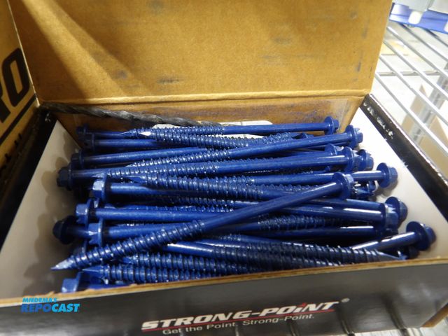 Lot 2-53869 - Lot of (2000) slotted indented hex washer head concrete screws, notched threads, 3/16 x 3-3/4" diamo...