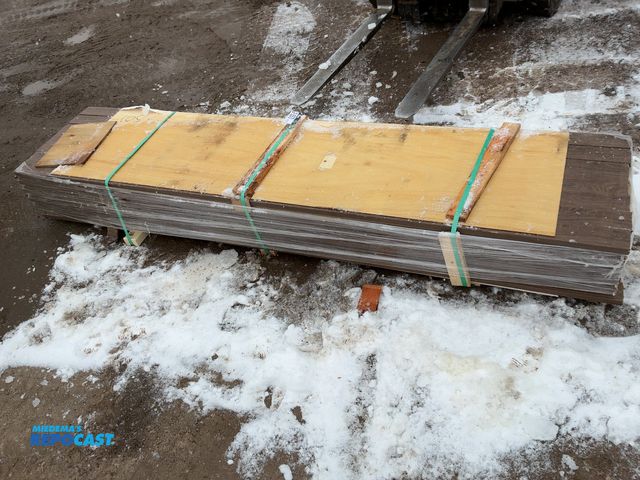 Lot 2-15573 - Long wood boards