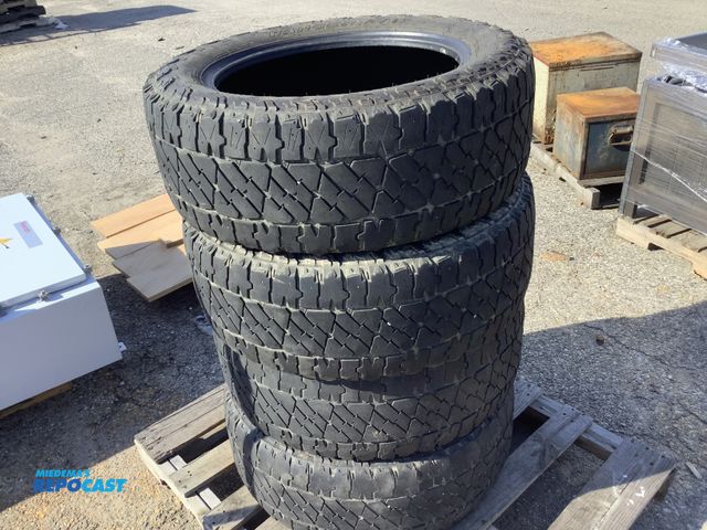 Lot 2-67636 - Skid lot of (4) ranger A/T thunderer LT285/55R20 122/195S rimless truck tires