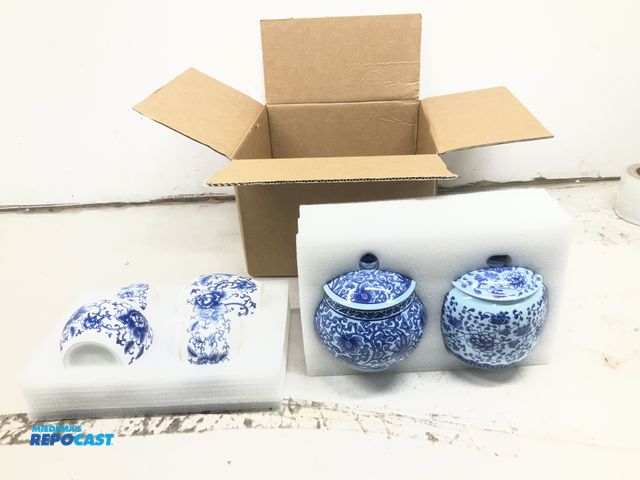 Lot 2-95192 - RMerve Set of 6 Small Blue Kitchen Containers