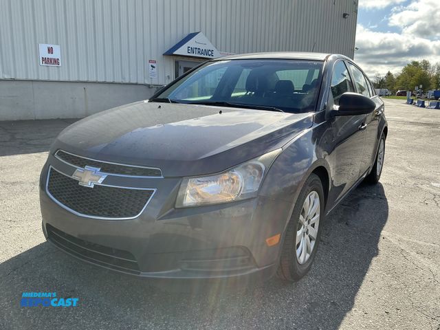Lot 2-34954 - 2011 Chevrolet Cruze LS Sedan FWD
