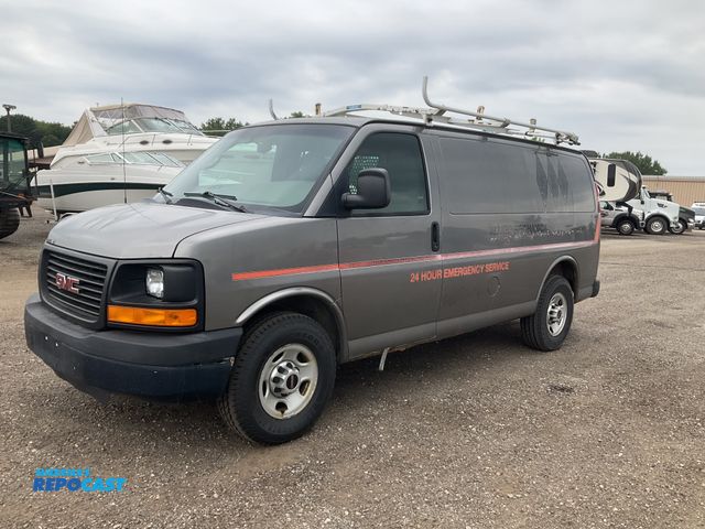 Lot 2-40122 - 2012 GMC Savana G2500 Cargo Van RWD