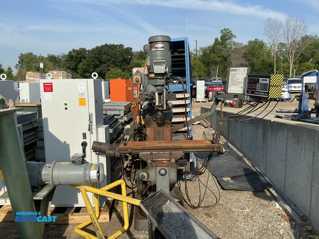 Lot 2-90233 - Bridgeport VM23 30A/480V standard knee milling machine
