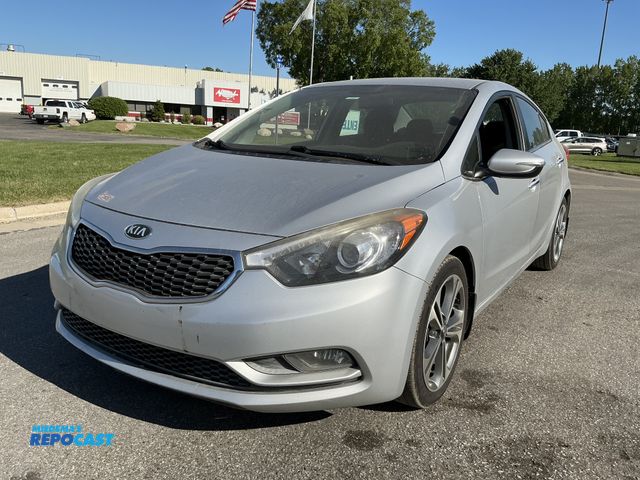 Lot 2-75219 - 2016 Kia Forte EX Sedan FWD