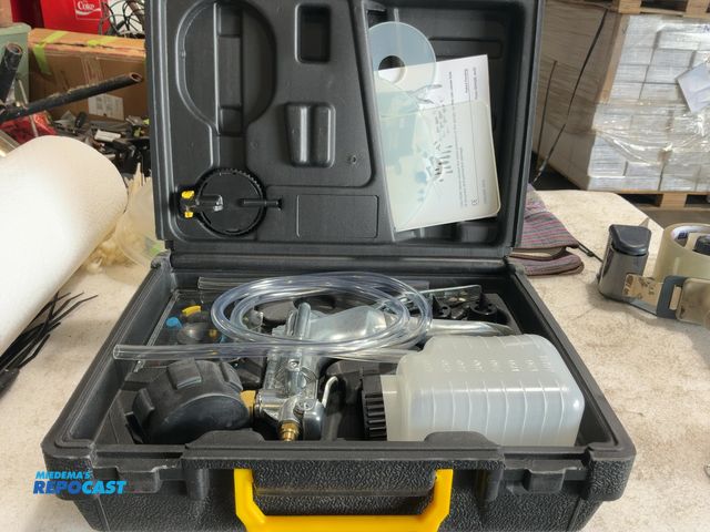 Lot 2-15311 - Blue Point YA4000B Automotive handheld vacuum and pressure pump kit.