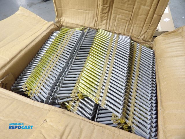 Lot 2-53879 - (4000) Bostitch; collated framing nails, 3-1/4" hot dipped galvanizes steel flat head, 21 degrees
