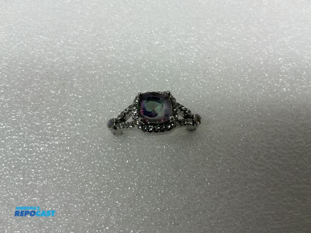 Lot 2-18111 - Silver synthetic cubic zirconia color stone, size 6 1/2