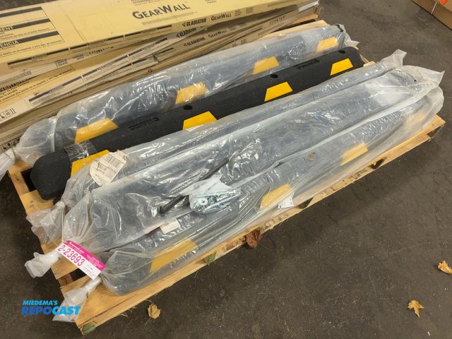 Lot 2-23693 - (5) 6’ Rubber Parking Curb Blocks, unknown brand, USA Made