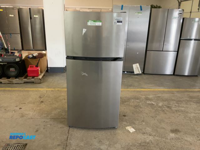 Lot 2-60992 - Scratch & Dent Electric Free Standing Frigidaire  FFHT1425VV05 Refrigerator/Freezer
