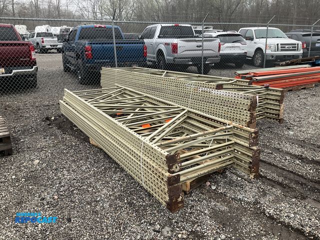 Lot 2-40530 - Pallet Racking Metal Bolt Style Pallet Racking