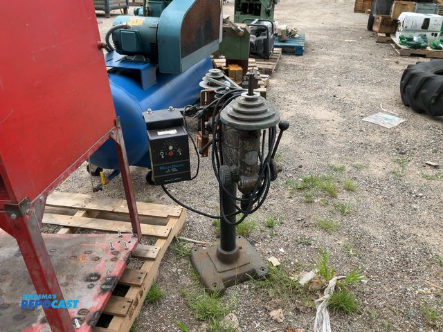 Lot 2-96235 - Pentagon Power Multi-drive DC motor press model#KBMD-240D 50/60Hz