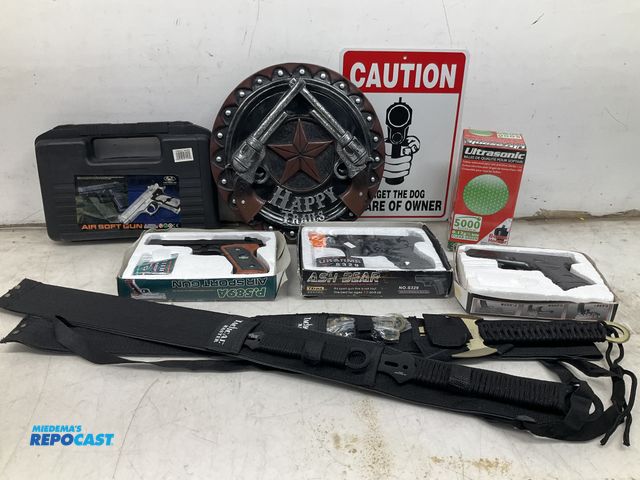 Lot 2-93317 - lot of Pistols, throwing Knives, Swords...