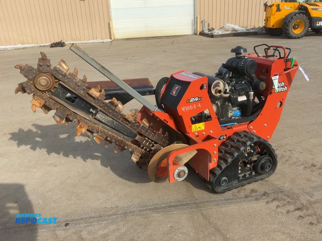 Lot 2-33724 - 2022 Ditch Witch C24X Trencher