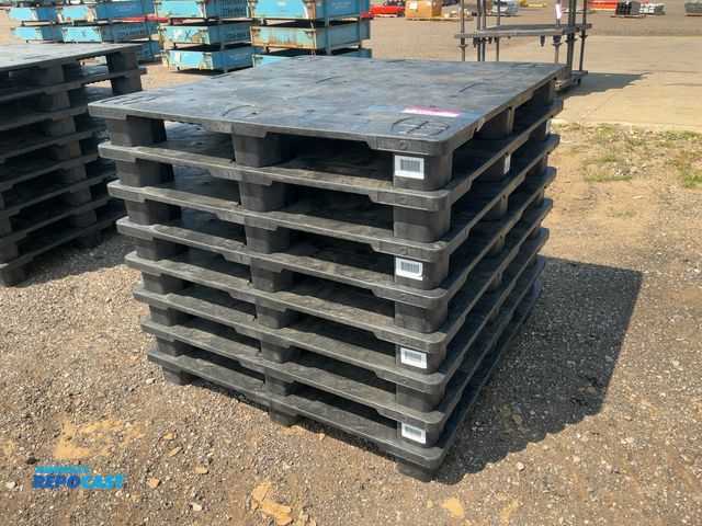 Lot 2-20604 - (8) Poly Skids, forkable from all sides, 48"x48"