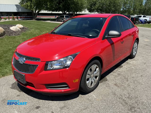 Lot 2-44423 - 2014 Chevrolet Cruze LS Sedan FWD