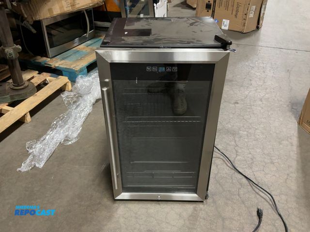 Lot 2-69203 - Scratch & Dent Vinotemp VTBC108L01SS 108-Can Single-Zone Beverage Cooler