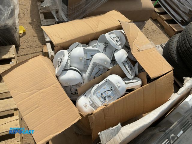 Lot 2-76979 - Box of Command 170-114M1 RV LED Light Fixtures