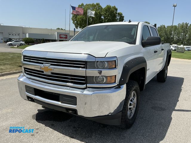 Lot 2-13032 - 2015 Chevrolet Silverado 2500 Crew Cab Standard Box Pickup Truck 4x4