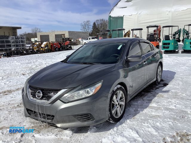 Lot 2-41955 - 2016 Nissan Altima Sedan FWD
