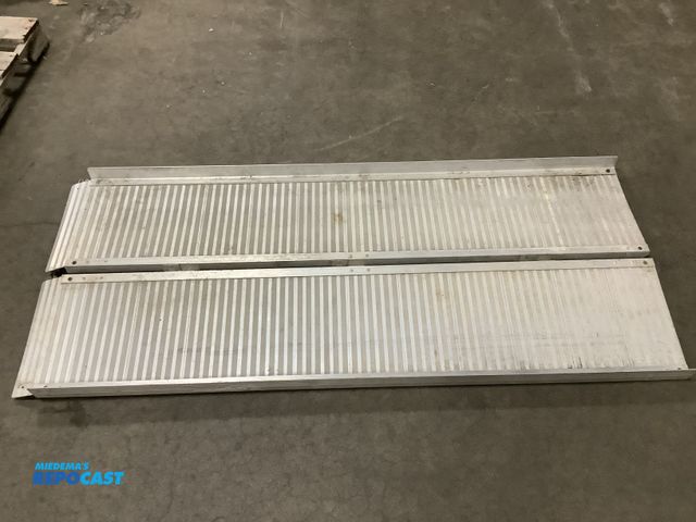 Lot 2-33861 - Metal ramp .