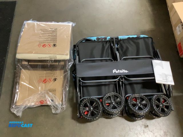 Lot 2-67655 - Lot of Petsite pet stroller (PW10142) and (2) outdoor foldable patio chairs