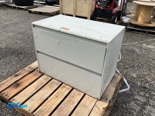 Lot 2-94889 - 2 drawer metal filing cabinet approx. 34” x 20” x 36”