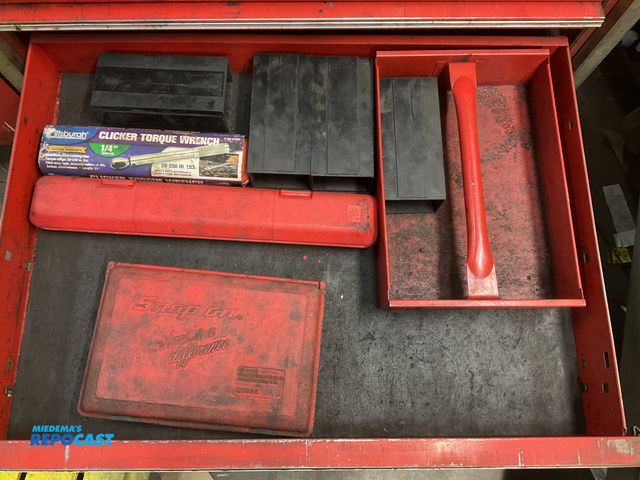 Lot 2-17004 - Lot includes: Clicker Torque Wrench, Snap-On tools rethreading set, tool tote tray…