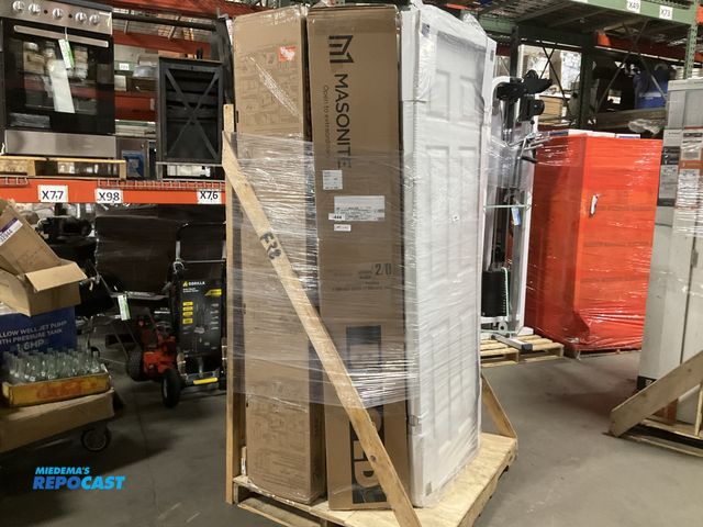 Lot 2-60441 - Skid of Various Bifold Doors, Closet Doors and Other Door Types