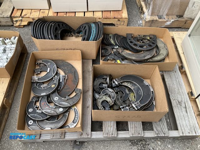 Lot 2-60805 - Large Lot of (80+) Snap Gauges, misc. sizes and styles, both metric and English sizes, Over 80 piece...