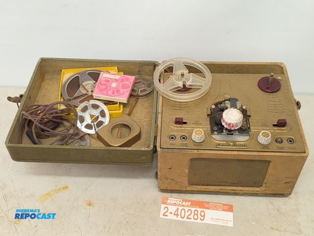 Lot 2-40289 - vintage Crescent reel-to-reel player.