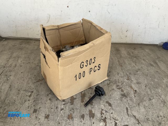 Lot 2-33524 - Lot of Approximately 50 Star knob screws, black
